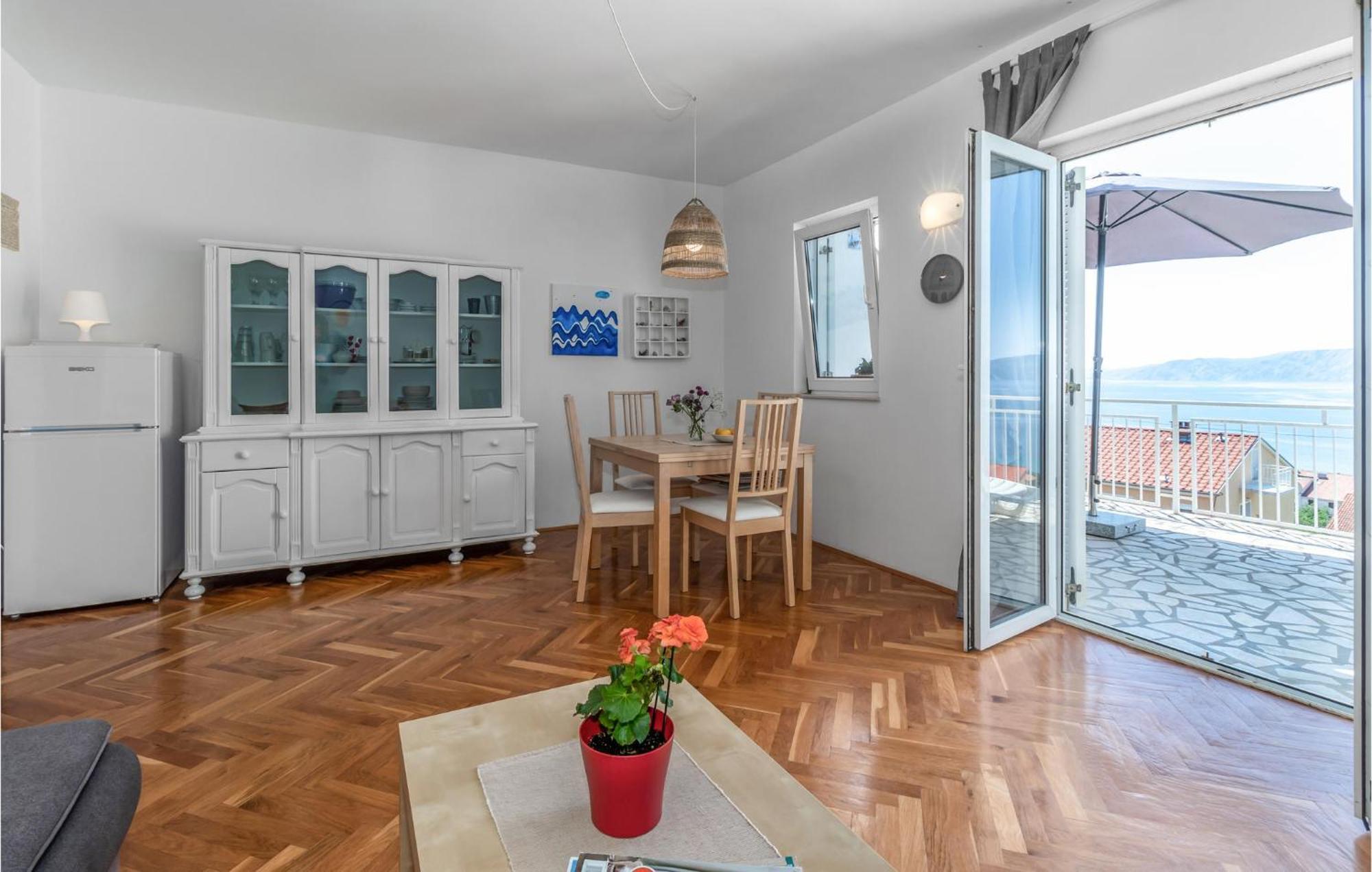 Lovely Apartment In Novi Vinodolski With Wifi מראה חיצוני תמונה