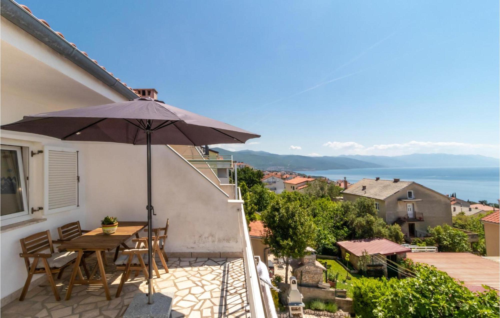 Lovely Apartment In Novi Vinodolski With Wifi מראה חיצוני תמונה