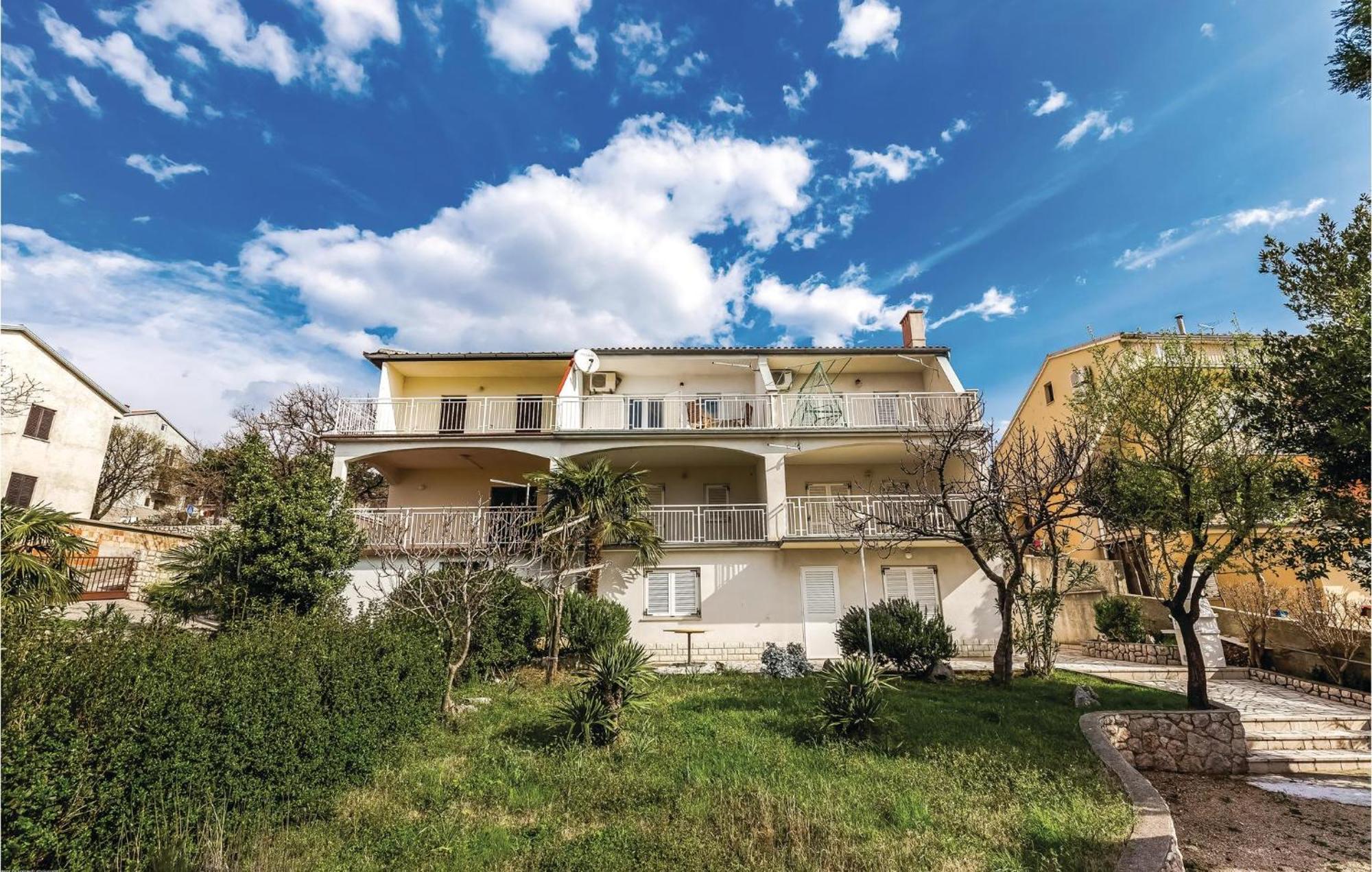 Lovely Apartment In Novi Vinodolski With Wifi מראה חיצוני תמונה