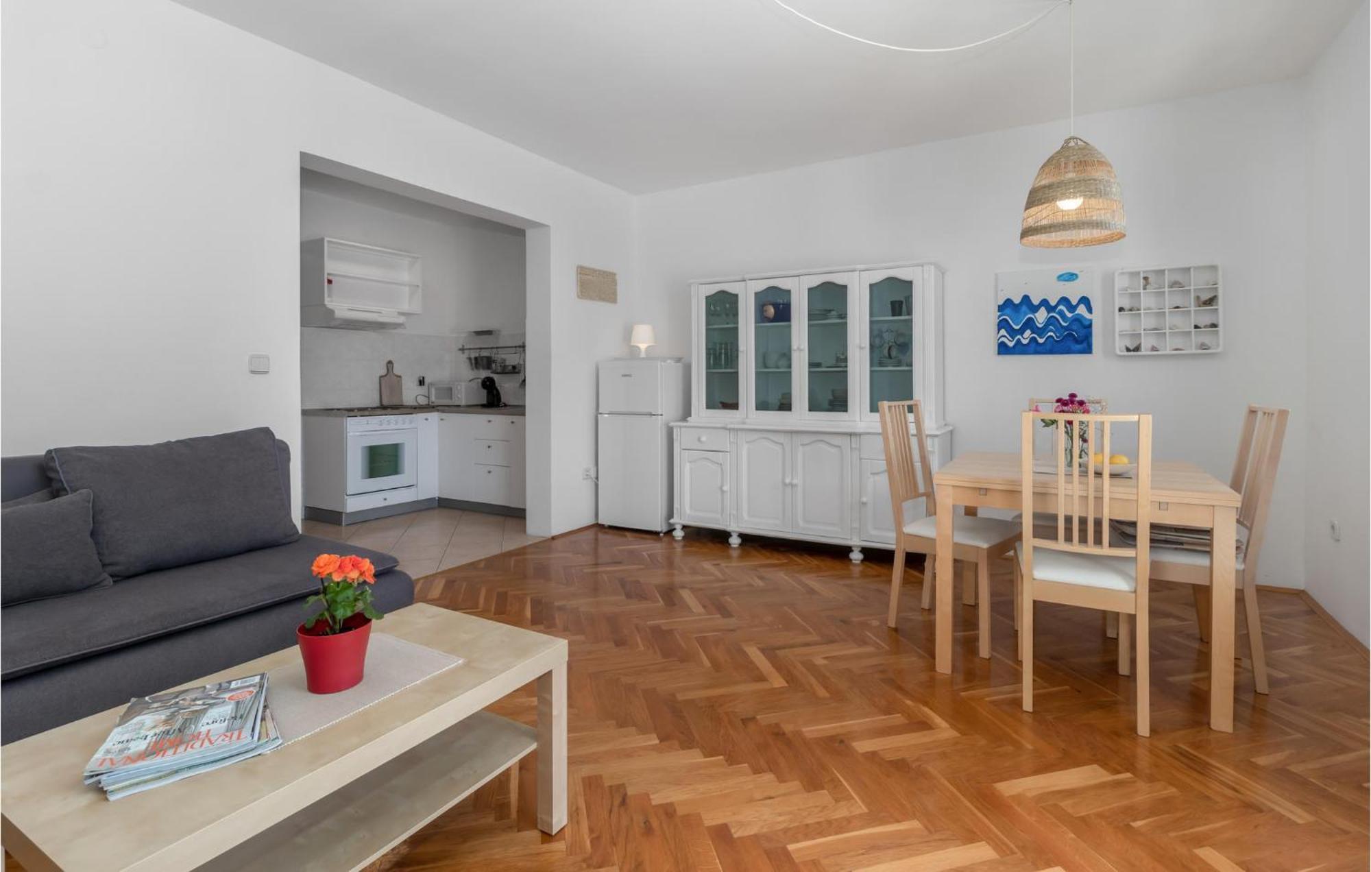 Lovely Apartment In Novi Vinodolski With Wifi מראה חיצוני תמונה
